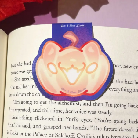 STOCK - BITE AND ROAR STUDIO - MARQUE PAGE MAGNETIQUE "Pumpkin cat"