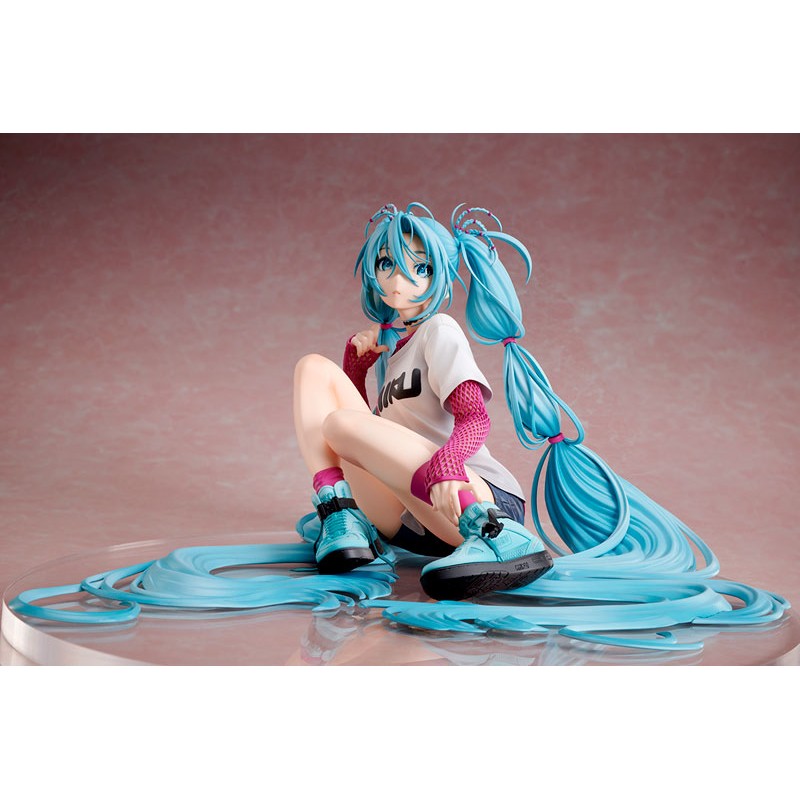 PRECOMMANDE - Hatsune Miku x Mai Yoneyama The Latest Street Style "Cute"