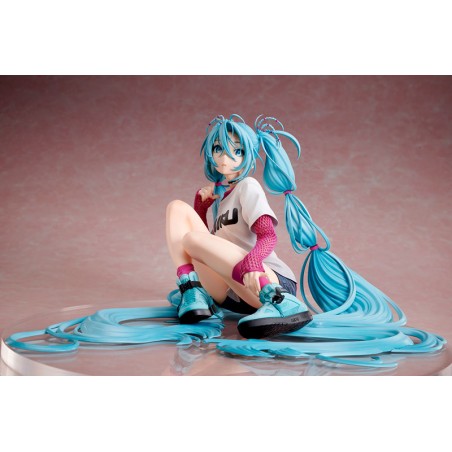 PRECOMMANDE - Hatsune Miku x Mai Yoneyama The Latest Street Style "Cute"