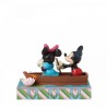PRECOMMANDE - ENESCO - DISNEY TRADITIONS - Row-mance is in the Air (Mickey & Minnie in a Rowboat Light-Sea Urchin Figurine)