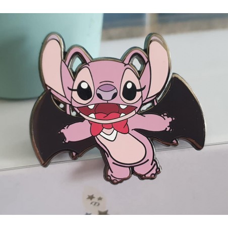 STOCK - PINS ANGEL DRACULA